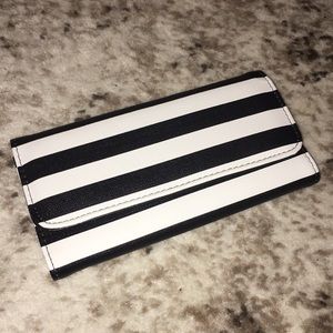 Black and white striped long wallet